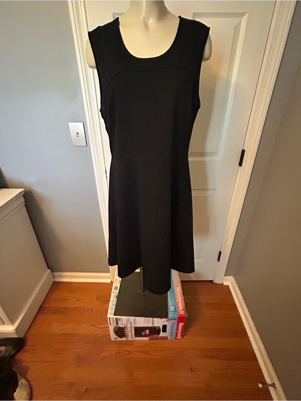 Merona Black Sleeveless Midi Dress